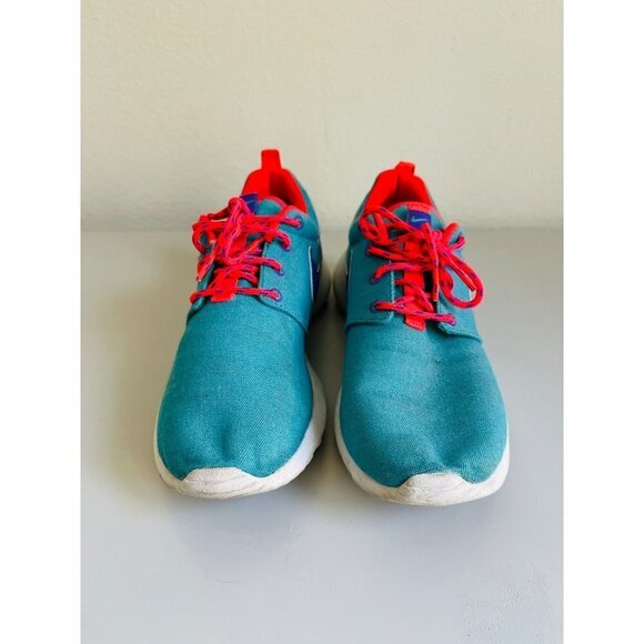 Nike Classic Color Block Sneakers - in excellent condition W 6.5 & Youth 6 - Picture 2 of 5